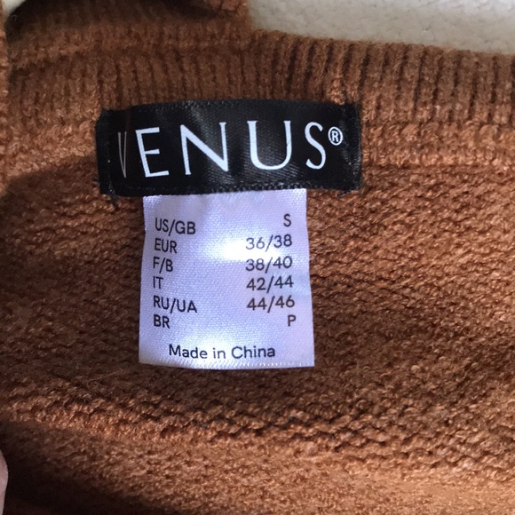 VENUS, beautiful brown, cold shoulder, cable knit sweater. Size S. - Picture 4 of 5